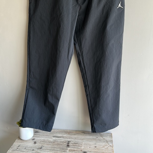 JORDAN Essentials Pants size L NWT - Picture 4 of 8